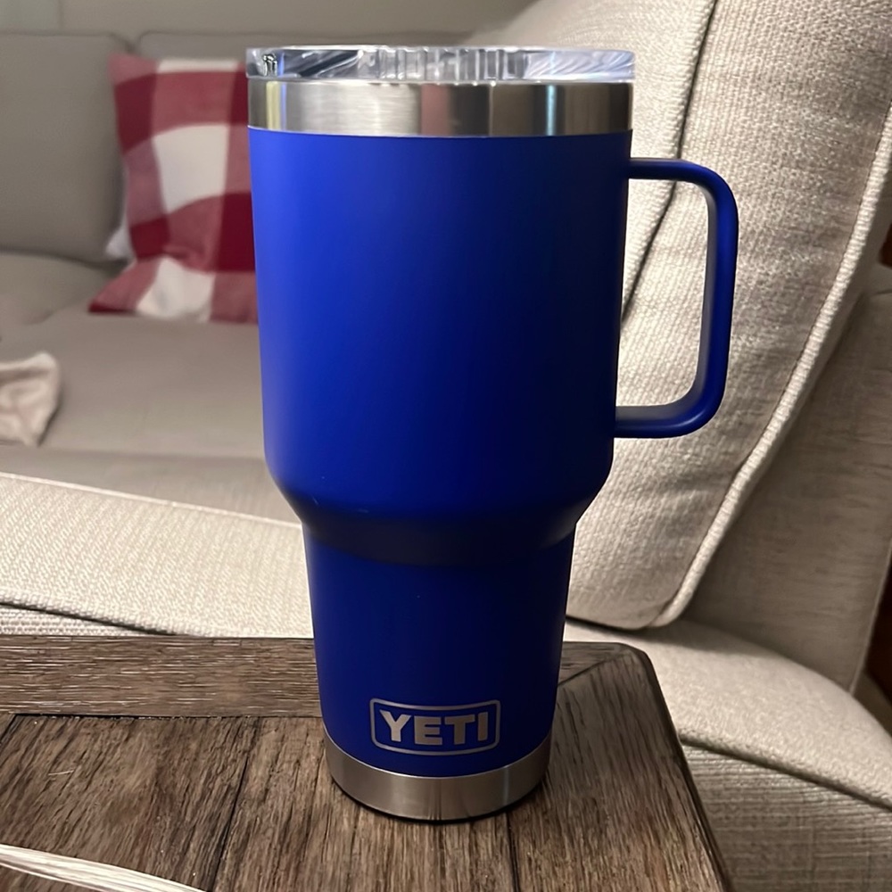 New Yeti Tumbler With Handle 30oz